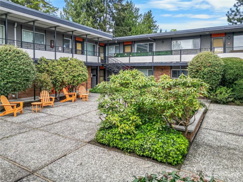 Property photo for 11521 26th Avenue Ne, Seattle photo 9