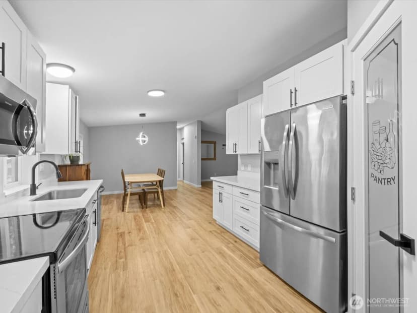 Property photo for 20500 Se 32nd Drive, Bothell photo 11