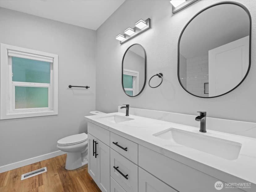 Property photo for 20500 Se 32nd Drive, Bothell photo 10
