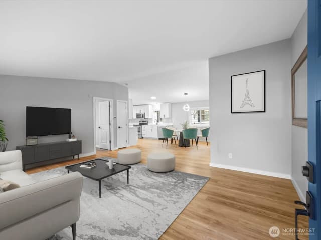 Property photo for 20500 Se 32nd Drive, Bothell photo 3