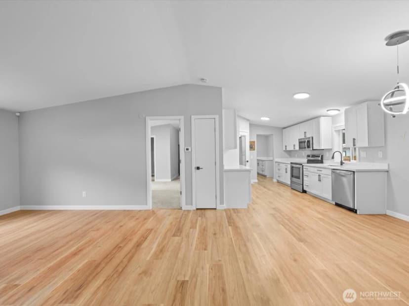 Property photo for 20500 Se 32nd Drive, Bothell photo 17
