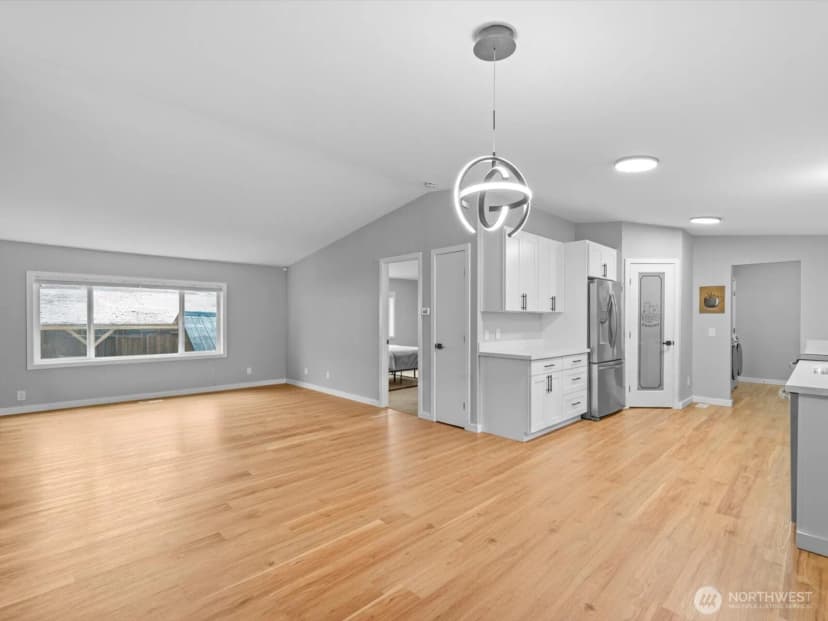 Property photo for 20500 Se 32nd Drive, Bothell photo 18