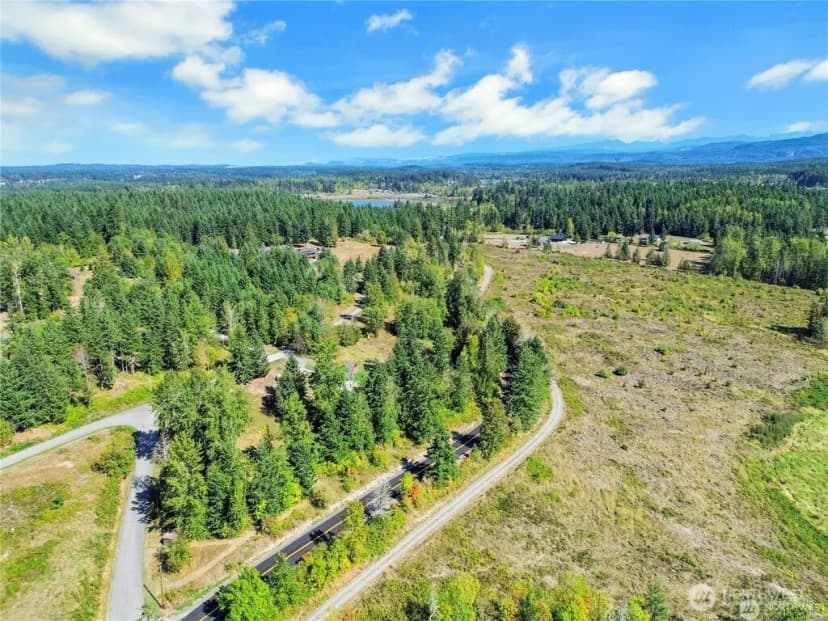 Property photo for 40325 Dean Kreger Road E, Eatonville photo 2