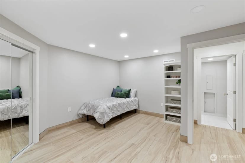 Property photo for Address withheld, Mukilteo photo 39