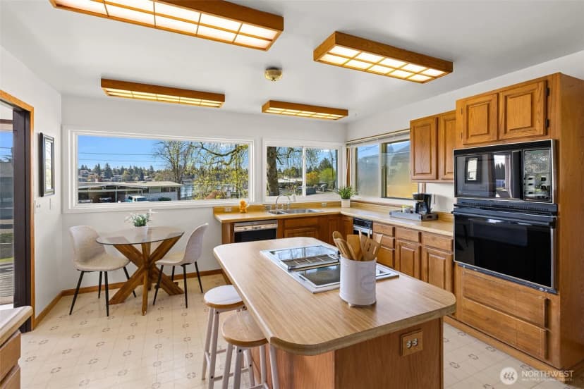 Property photo for 19237 35th Avenue S, Sea Tac photo 7