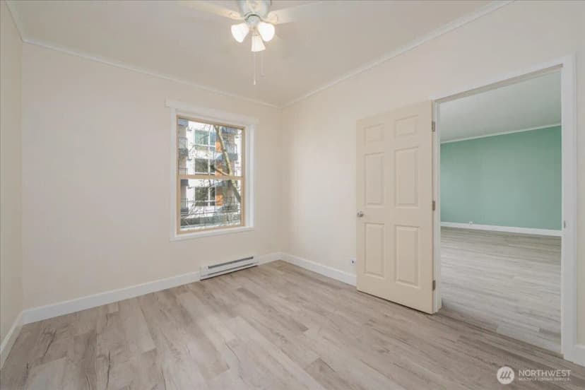 Property photo for 7 Harrison Street #20, Seattle photo 9