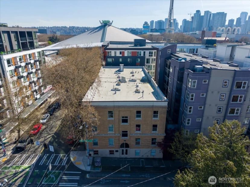 Property photo for 7 Harrison Street #20, Seattle photo 27