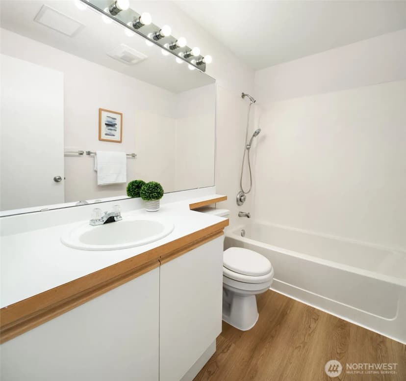 Property photo for 5505 S 236th Place, Kent photo 16