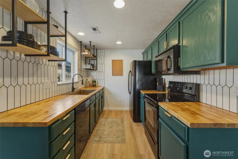 Property photo for 1203 Sw Carver Street, College Place photo 8