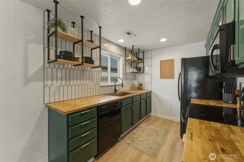Property photo for 1203 Sw Carver Street, College Place photo 11