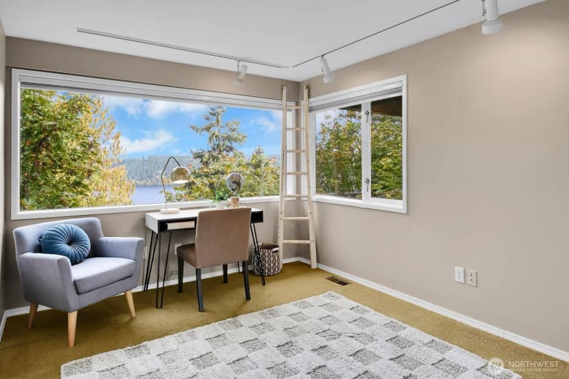 Property photo for 13542 40th Avenue Ne, Seattle photo 32