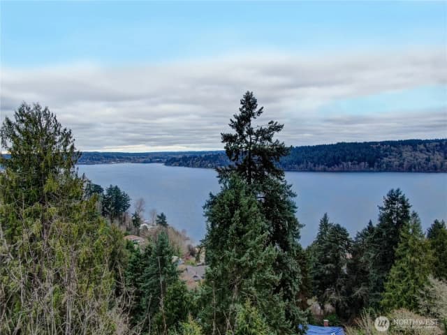 Property photo for 13542 40th Avenue Ne, Seattle photo 5