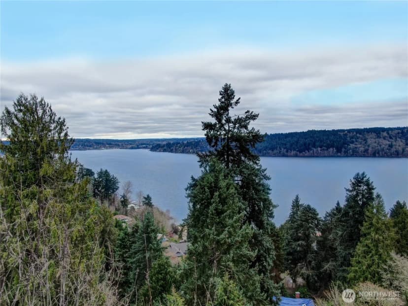 Property photo for 13542 40th Avenue Ne, Seattle photo 5