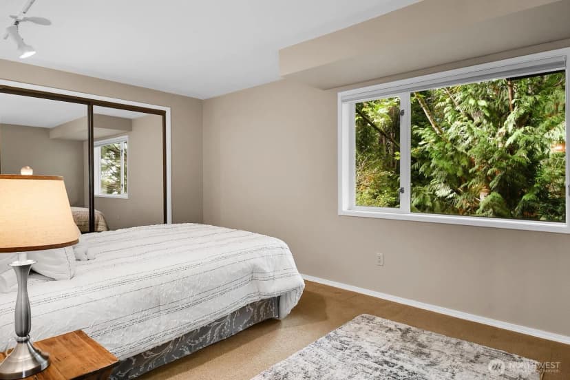 Property photo for 13542 40th Avenue Ne, Seattle photo 30