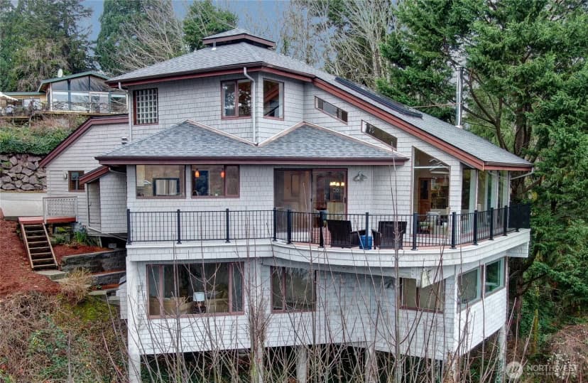 Property photo for 13542 40th Avenue Ne, Seattle