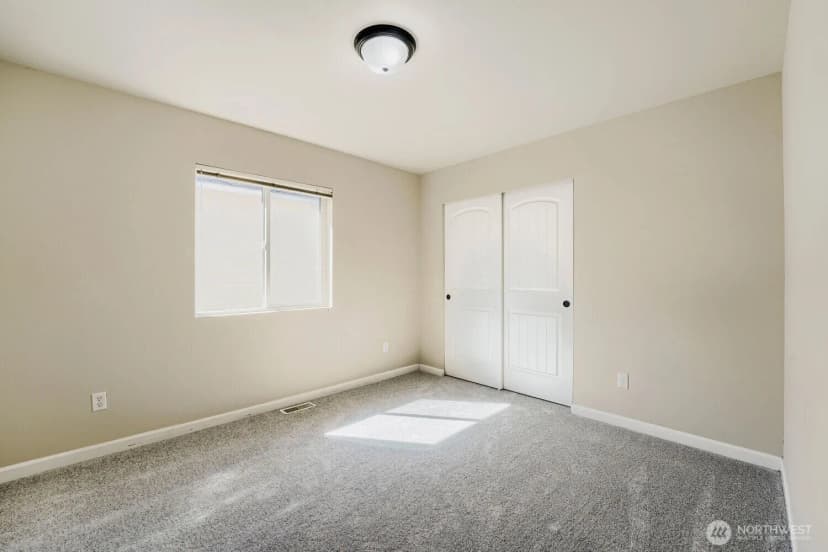 Property photo for 367 Graham Avenue Ne, Renton photo 31