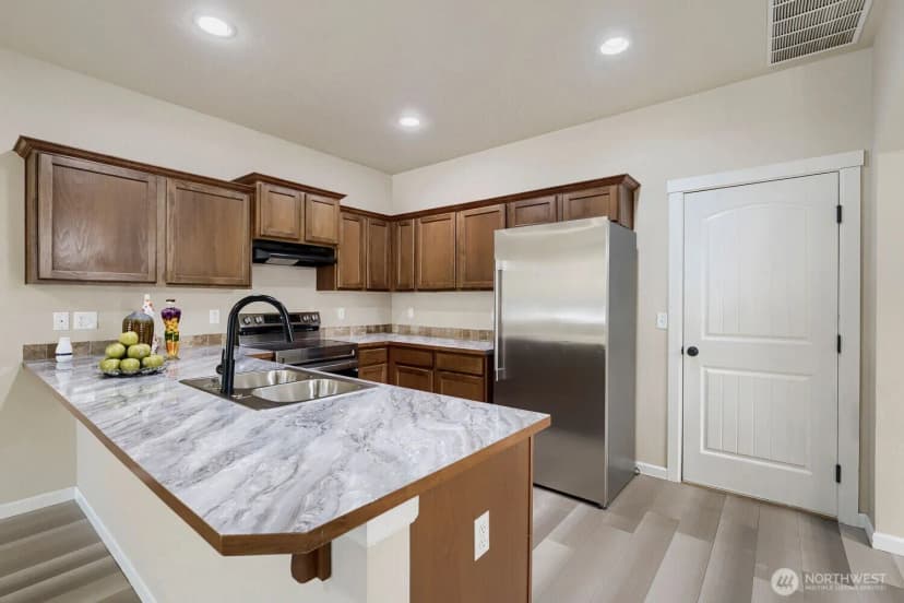 Property photo for 367 Graham Avenue Ne, Renton photo 6