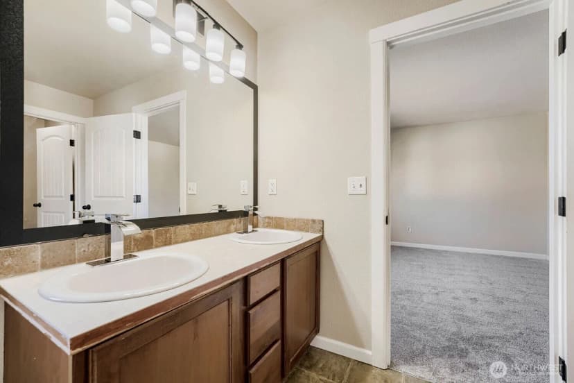 Property photo for 367 Graham Avenue Ne, Renton photo 32