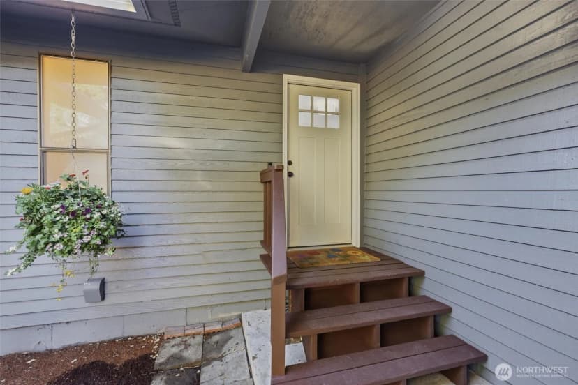 Property photo for 115 S 214th Street, Normandy Park photo 4