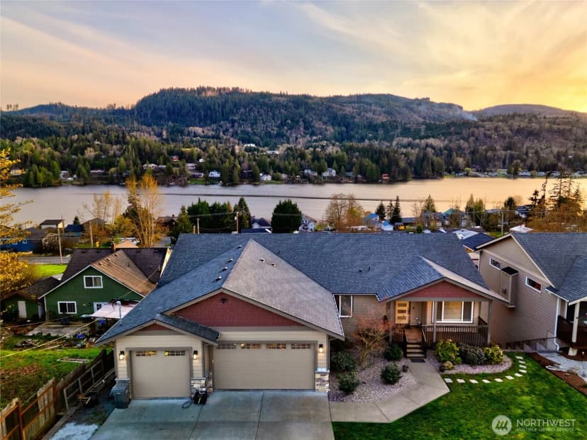 Property photo for 18180 Freedom Lane, Mount Vernon
