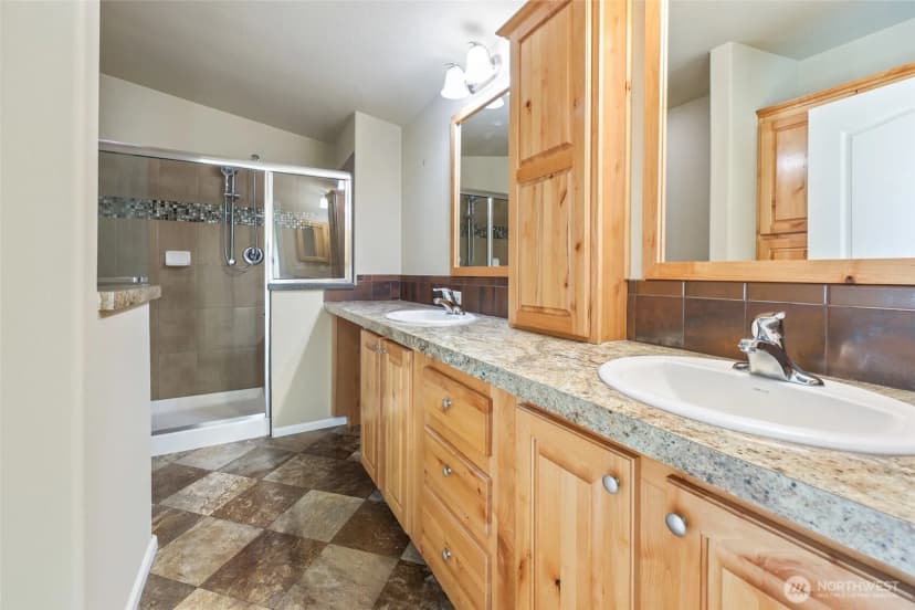 Property photo for 3516 Meadowbrook Lane Se, Lacey photo 16