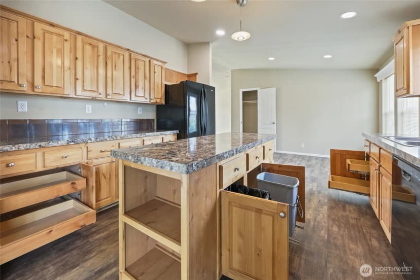 Property photo for 3516 Meadowbrook Lane Se, Lacey photo 6
