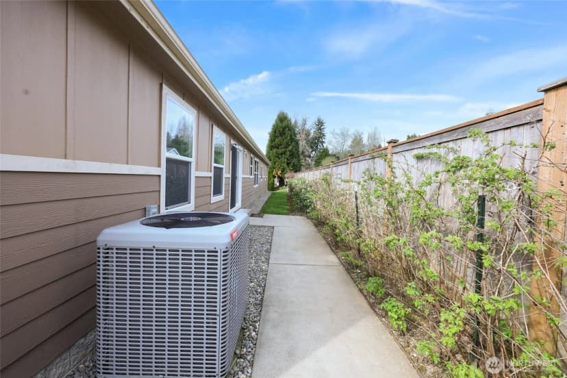Property photo for 3516 Meadowbrook Lane Se, Lacey photo 32