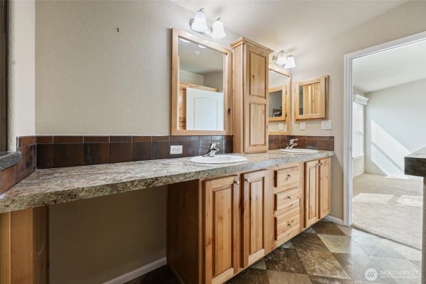 Property photo for 3516 Meadowbrook Lane Se, Lacey photo 20