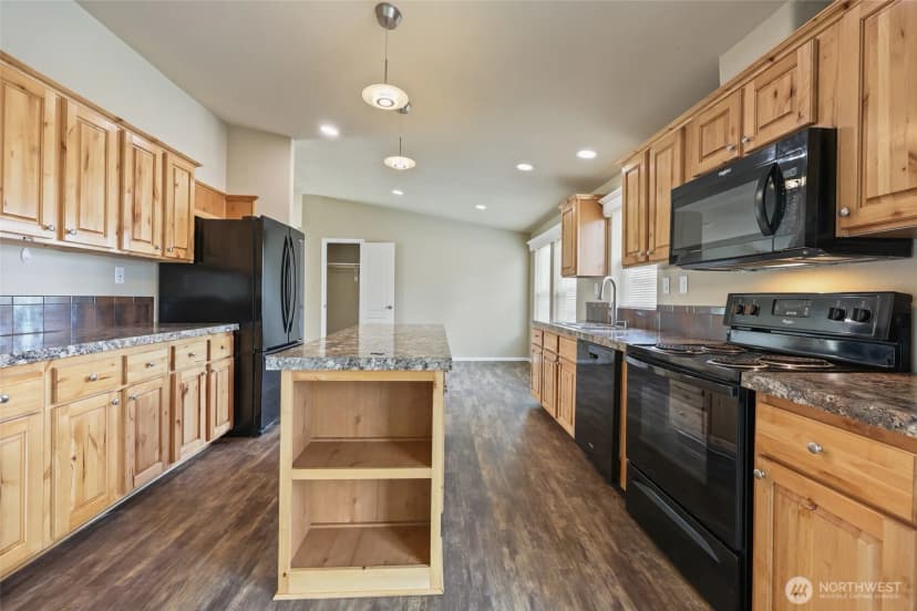 Property photo for 3516 Meadowbrook Lane Se, Lacey photo 5