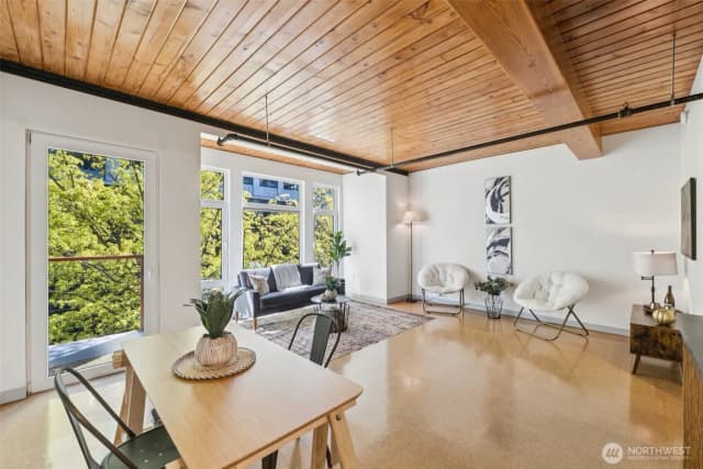 Property photo for 401 9th Avenue N #201, Seattle photo 2
