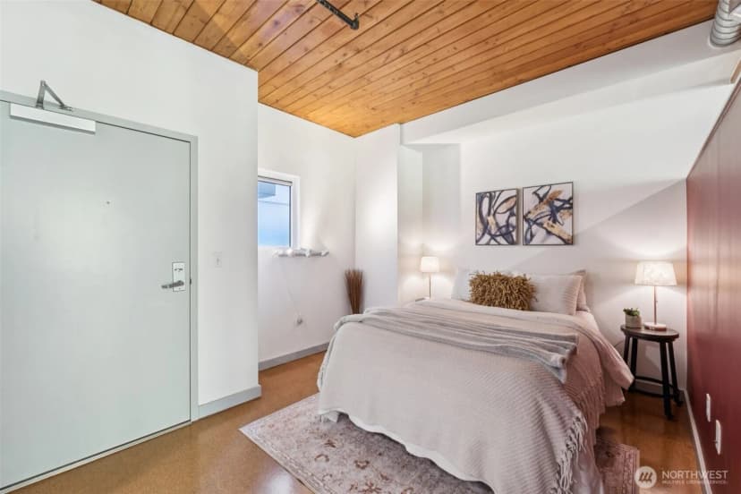 Property photo for 401 9th Avenue N #201, Seattle photo 11