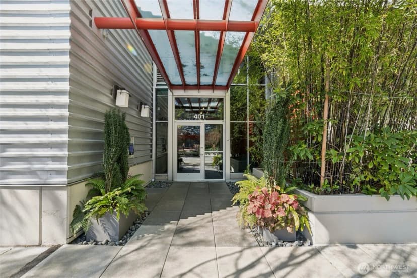 Property photo for 401 9th Avenue N #201, Seattle photo 18