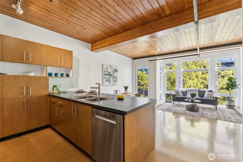 Property photo for 401 9th Avenue N #201, Seattle photo 7