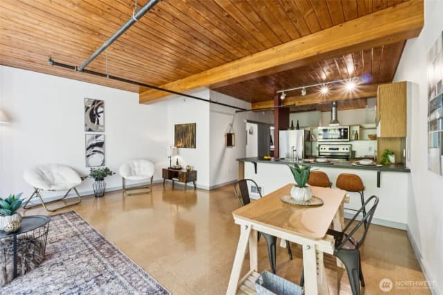 Property photo for 401 9th Avenue N #201, Seattle photo 5