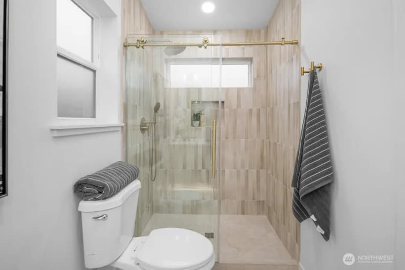 Property photo for 3215 22nd Avenue S, Seattle photo 18