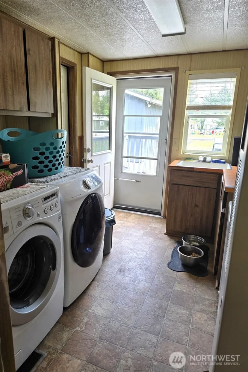 Property photo for 32211 N Place, Ocean Park photo 22