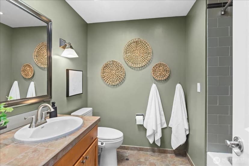 Property photo for 831 Northstream Lane, Edmonds photo 28