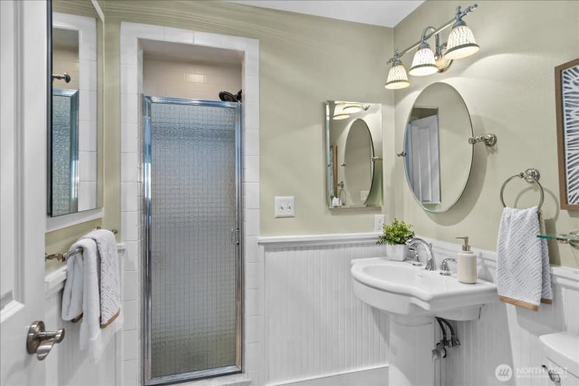 Property photo for 831 Northstream Lane, Edmonds photo 26