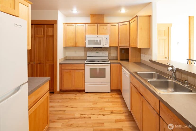 Property photo for 307 2 Cascadian Lane #32, Winthrop photo 8