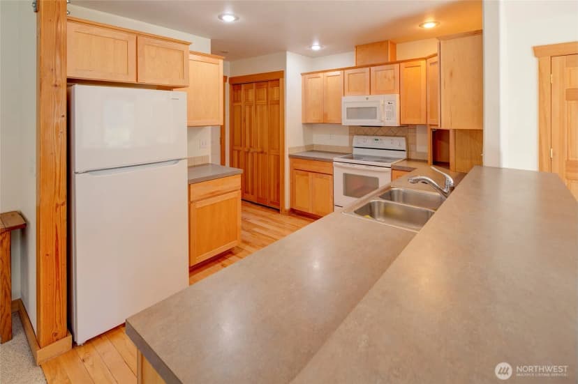Property photo for 307 2 Cascadian Lane #32, Winthrop photo 11