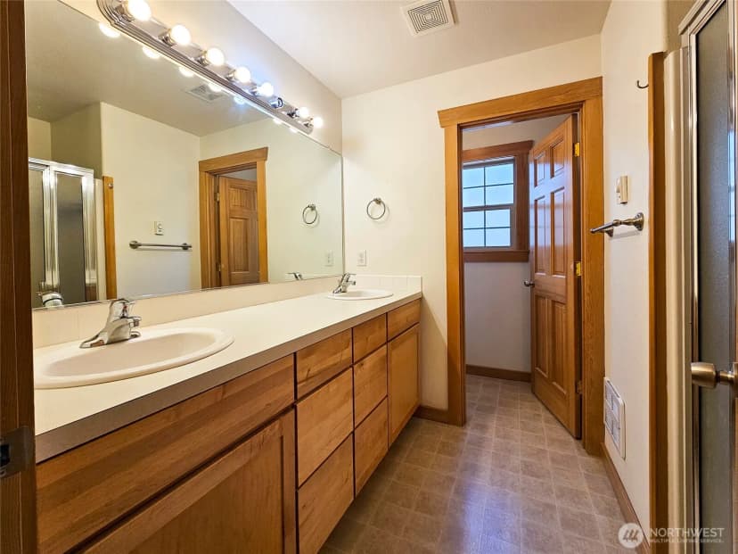 Property photo for 307 2 Cascadian Lane #32, Winthrop photo 21