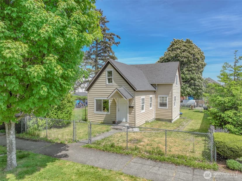 Property photo for 1939 S L Street, Tacoma photo 2