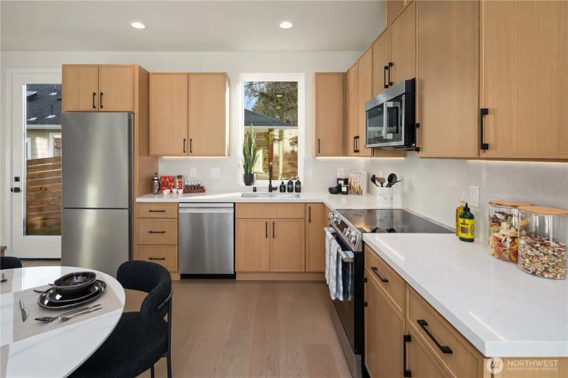 Property photo for 7324 7th Place Sw #b, Seattle photo 7