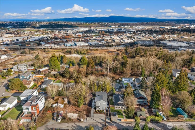 Property photo for 7324 7th Place Sw #b, Seattle photo 15