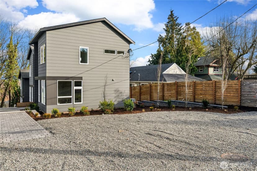 Property photo for 7324 7th Place Sw #b, Seattle photo 24