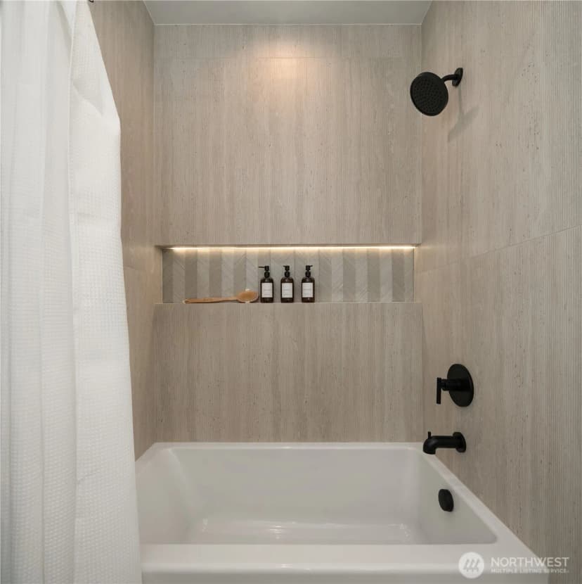 Property photo for 7324 7th Place Sw #b, Seattle photo 14