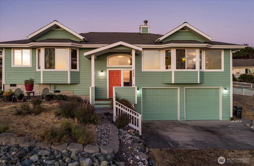 Property photo for 648 Hacienda Drive, Coupeville photo 3