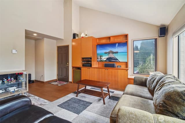 Property photo for 18805 Se 42nd Street, Issaquah photo 4
