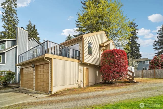 Property photo for 18805 Se 42nd Street, Issaquah photo 2