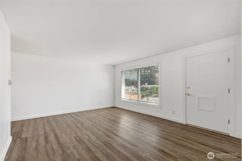 Property photo for 3300 Ne 7th Place, Renton photo 7